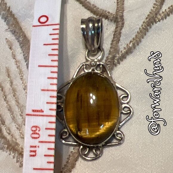 Tiger’s Eye Pendant in 925 Sterling Silver - Picture 8 of 9